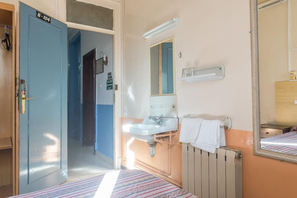 Hostel Turisol バルセロナ エクステリア 写真