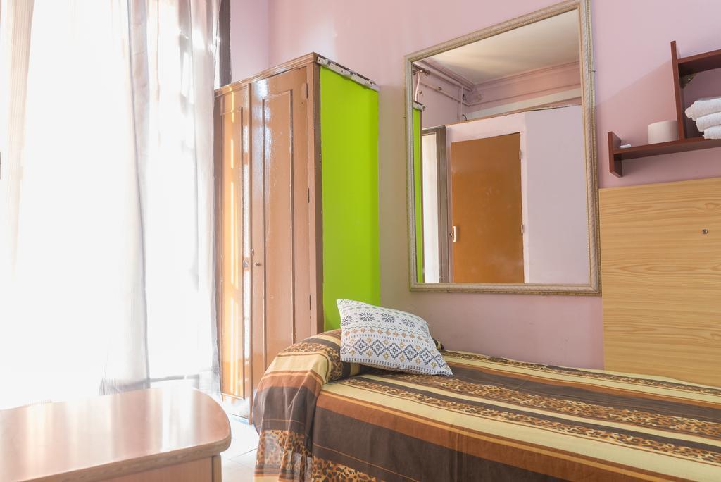 Hostel Turisol バルセロナ エクステリア 写真