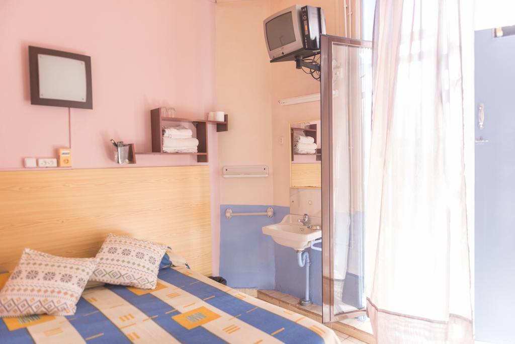 Hostel Turisol バルセロナ エクステリア 写真