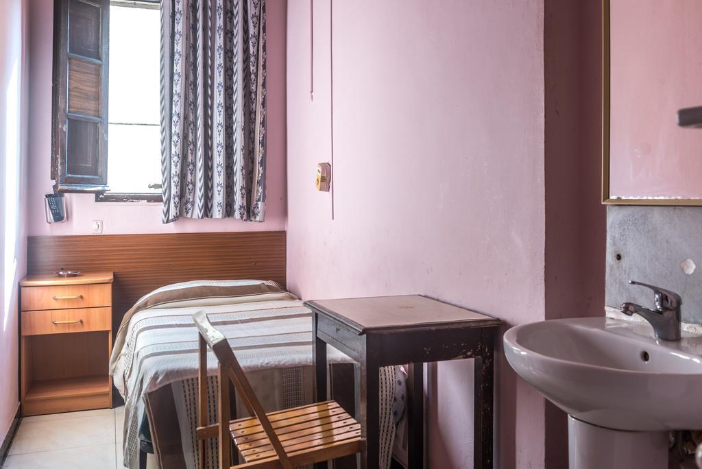 Hostel Turisol バルセロナ エクステリア 写真